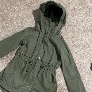 Old Navy Girls Green Hooded Jacket Size Small(6-7) Used
